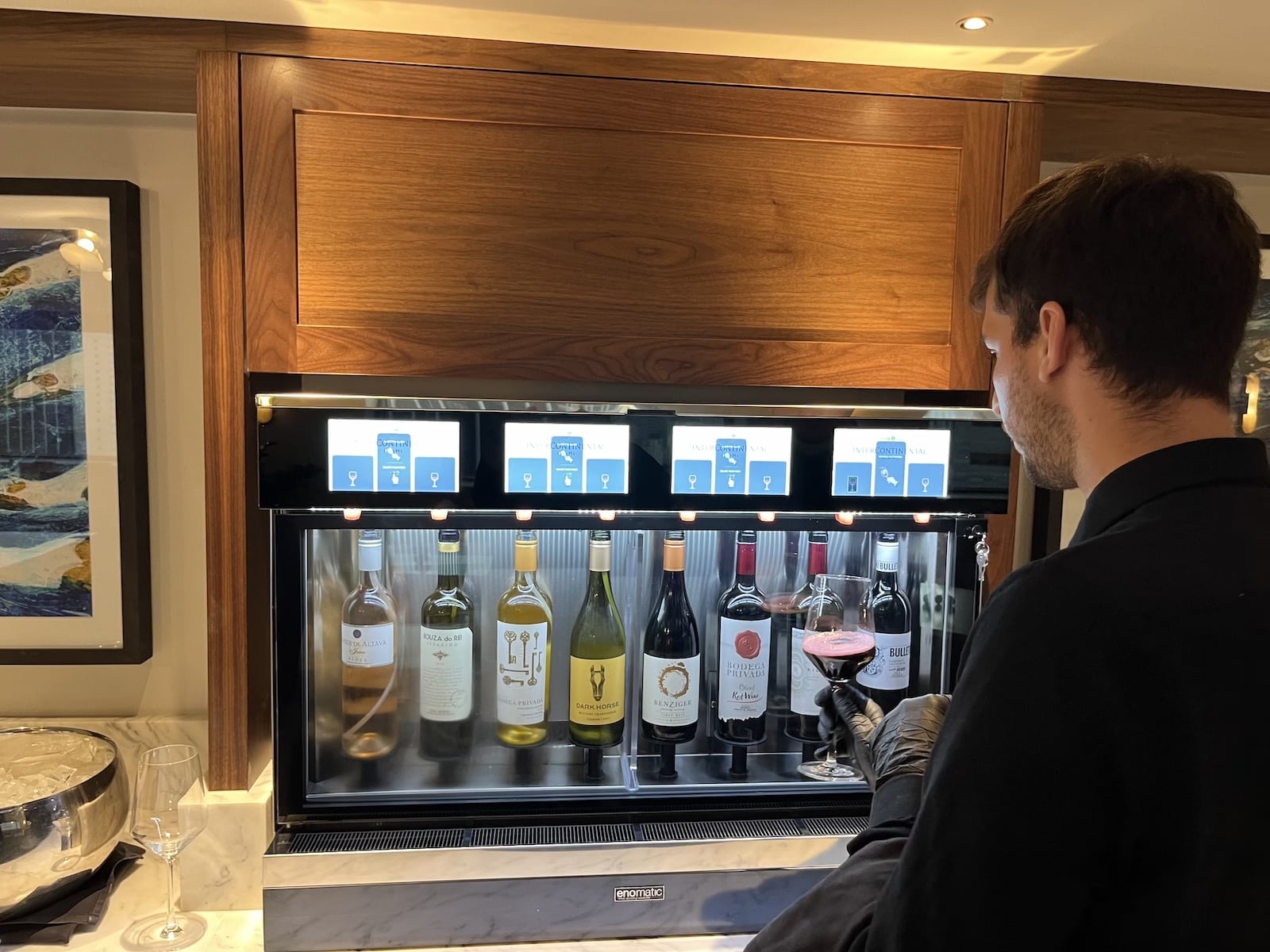 Uncorking Convenience: How Wine Dispensers Elevate the Hotel Experience